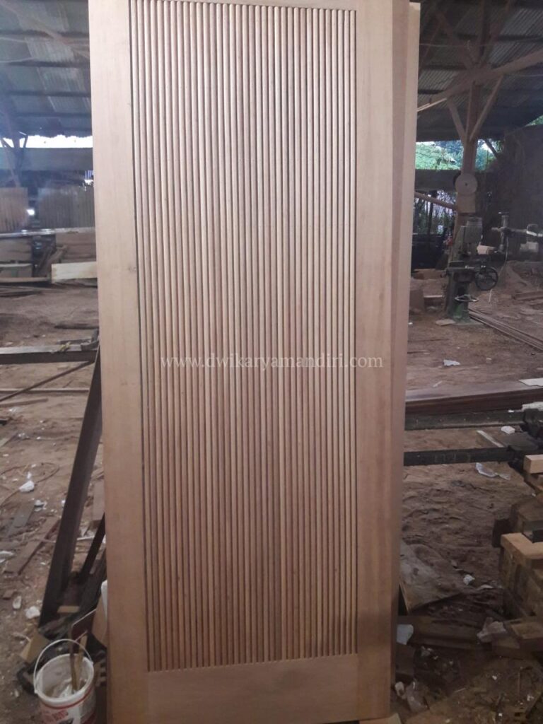 Pintu Solid Kamper